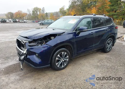 2022 Toyota Highlander Xle z USA, uszkodzony, nr VIN 5TDHZRBHXNS163873